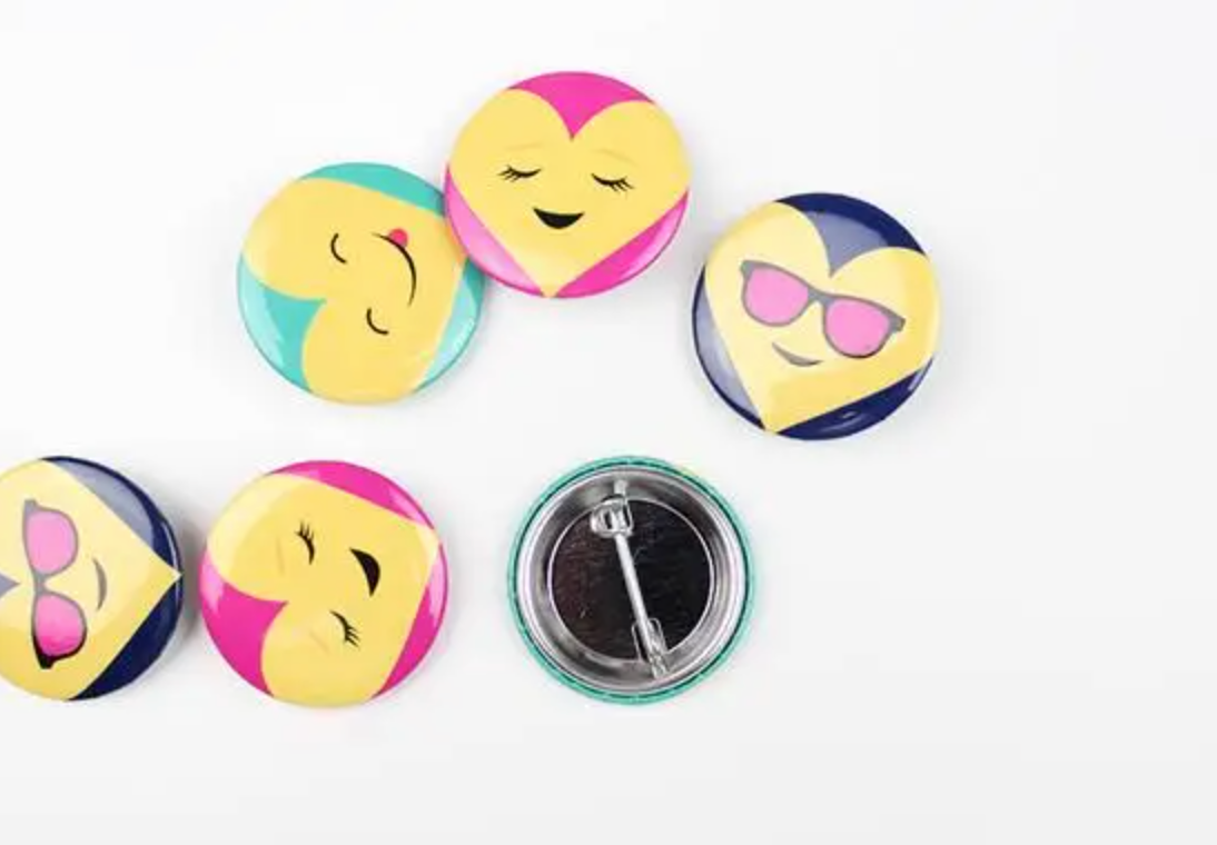 6pk Emoji Button Valentines - Pink