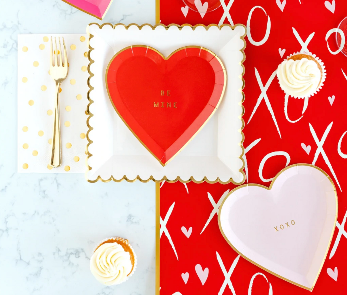 XOXO Paper Table Runner